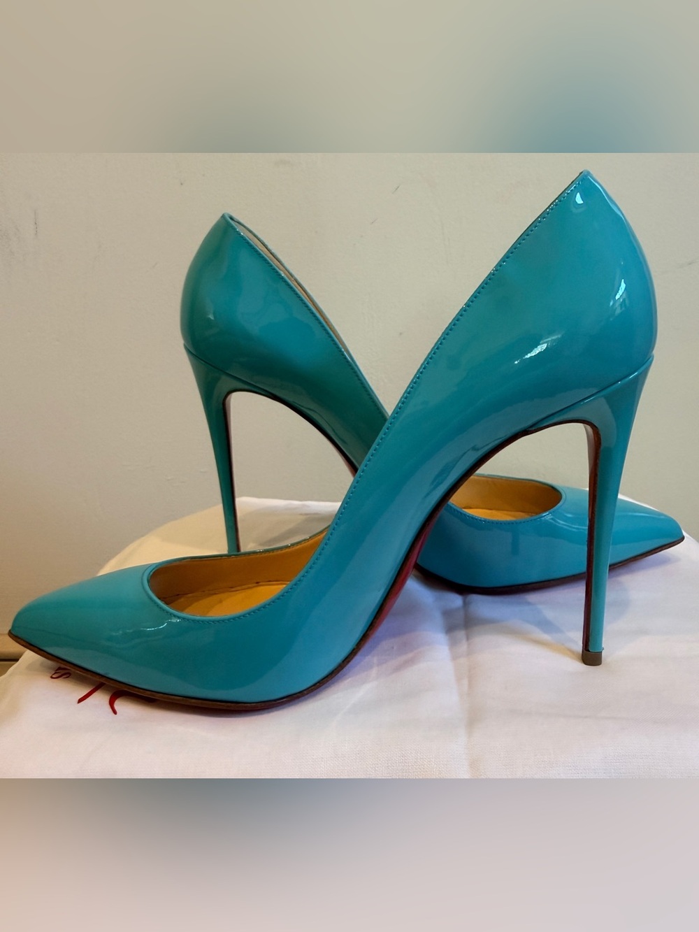 Christian Louboutin So Kates Pumps, Size 39.5 - Picture 3 of 12